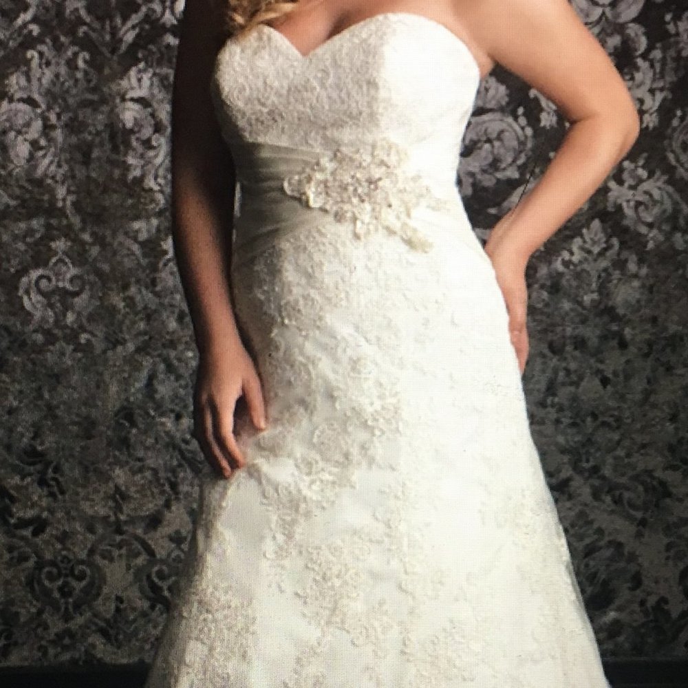Allure Bridals W311 New Ivory Wedding Dress